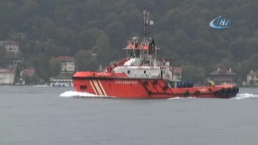 İstanbul Boğazı'nda ilginç görüntü