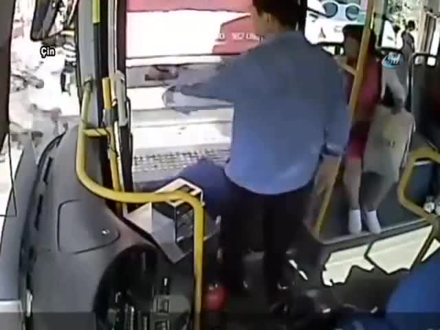 Yankesiciyi otobüs şoförü fark etti