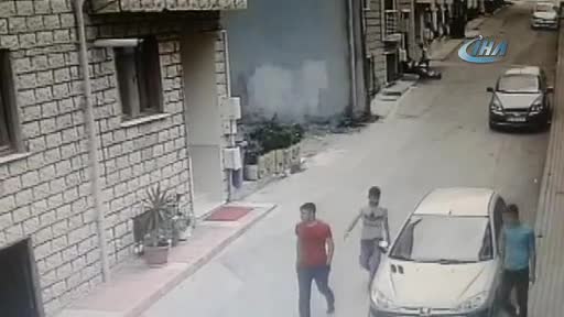 Bursa'da yeni evli çiftin takılarını pavyonda yerken yakalandı