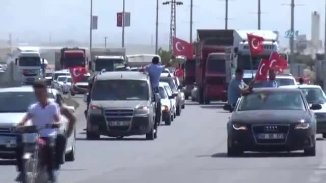 Haberi alan dışarıya koştu: Halk şükür namazı kıldı!