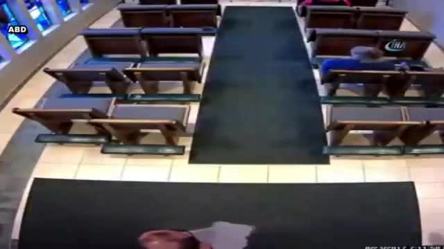 Kilisede panik anları böyle kaydedildi