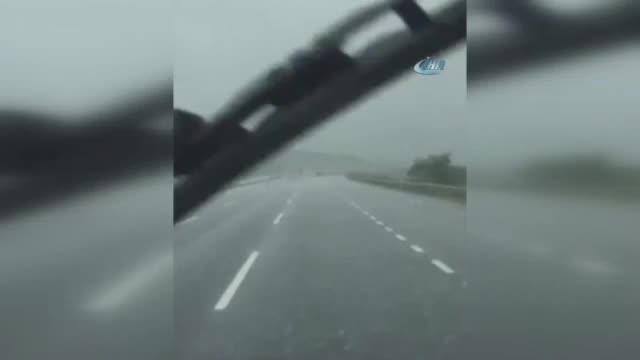 İstanbul'da yağmur ve dolu etkisini göstermeye başladı