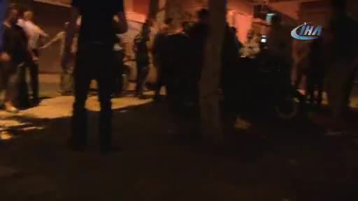 Mahalleli ve Suriyeli aile arasında sopalı bıçaklı kavga: 2 yaralı