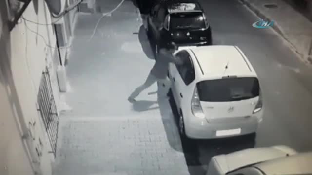 Aracın camını kırdı, elektronik lazermetreyi çaldı
