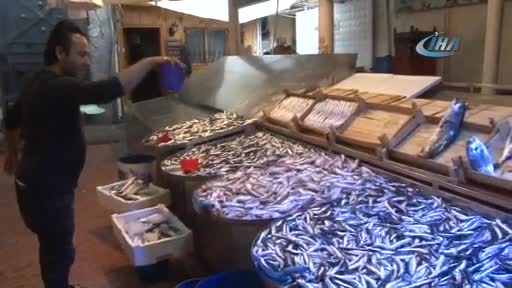 Bursa'da sezon açıldı hamsi 15 liraya düştü