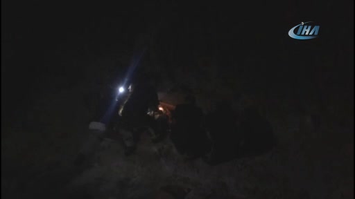 Bursa'da yaslandığı korkuluklar kırılınca dere yatağına düştü!
