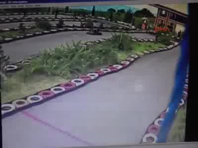 Go-kart aracına şalı dolandı, ölümden döndü