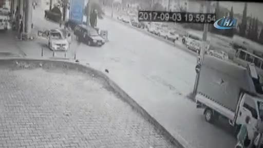 Otomobile sürten sürücüye feci dayak!