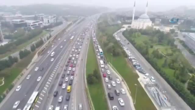 İstanbul'daki trafik yoğunluğu havadan görüntülendi