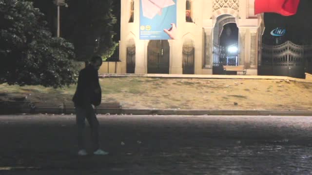 İstanbul Üniversitesi önünde ibretlik 'bonzai' manzarası