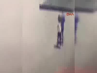 Özbek koca ayrı yaşadığı eşini vahşice katletti