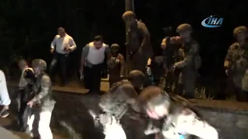 Bursa'da sabıkalı hırsız 2 polis memurunu yaraladı -2