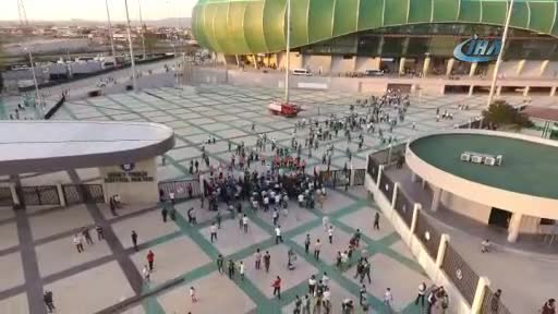 Timsah Arena'da Bursaspor taraftarından görsel şölen