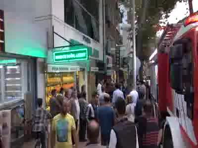 Yük asansörüyle duvar arasında sıkışarak can verdi