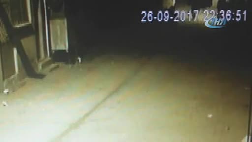 Bursa'da pompalı tüfekle ateş ederken kameralara yakalandı