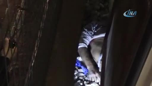 Bursa'da metro istasyonunda can pazarı