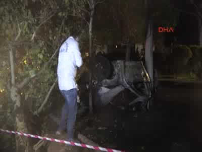 Kaza yapan otomobil yandı: 3 ölü, 2 yaralı