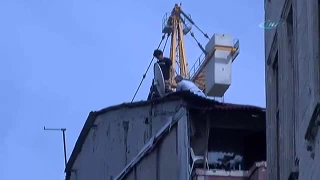 İstanbul'da çatıdaki işçilerin ölümle dansı