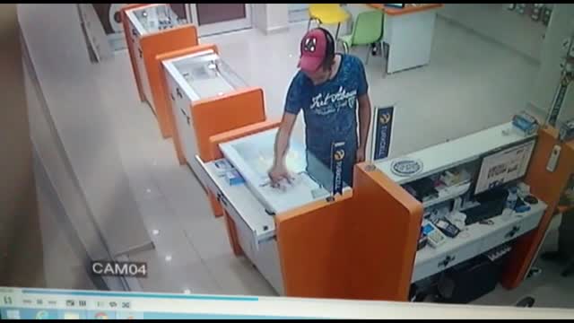 Bursa'da hırsız kardeşler kameralara yakalandı