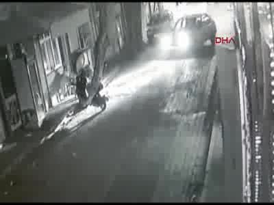 Kahvehaneye silahlı saldırı kamerada