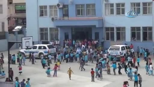İlkokul öğrencisinin çantasında tabanca bulundu