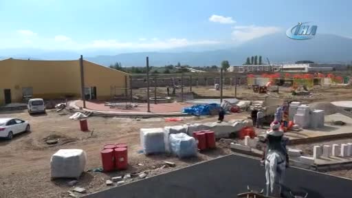 Bursa Ayçiçeği masal köyü parkı açılış için gün sayıyor