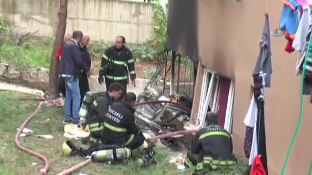 Doğalgaz patlamasında can pazarı! Evlerinde mahsur kaldılar