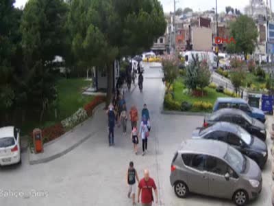 Kapkaç için tezgah kurdular: Kaza yapınca...