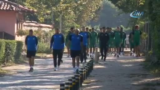 Bursaspor'da Teknik Direktörü Le Guen: "Konuşarak sorunları çözmeye çalışacağız"