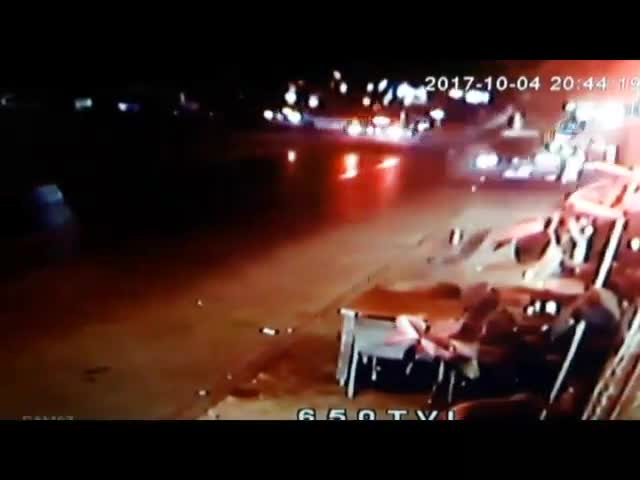 Kalp krizi geçirdi, önce araca ardından yayaya çarptı