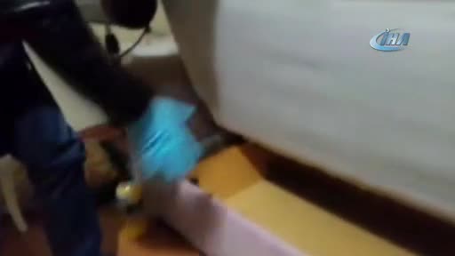 Bursa'da uyuşturucu zanlısı genç kız gözyaşlarına boğuldu