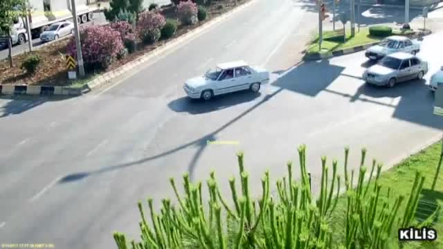 Işık ihlali yüzünden yaşanan kazalar kamerada