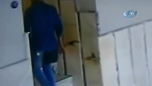 Kendini öğretmen olarak tanıtıp çocukları taciz etti!