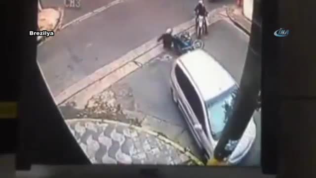 Motosikletli hırsız kaza yapınca yakalandı