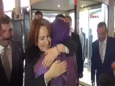 Meral Akşener, Bursa'da nikah şahidi oldu