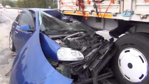 Bursa'da saman yüklü TIR'ın altına girdi: 1 ölü, 3'ü çocuk 5 yaralı