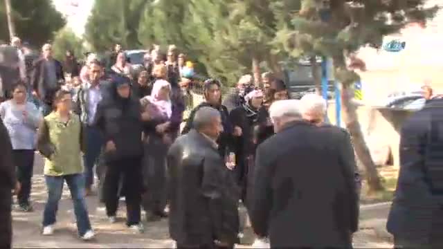 Helin'in mezarı başında gözyaşlarına boğuldular