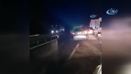 Bursa'da kamyon yan yattı, sürücü ağır yaralı