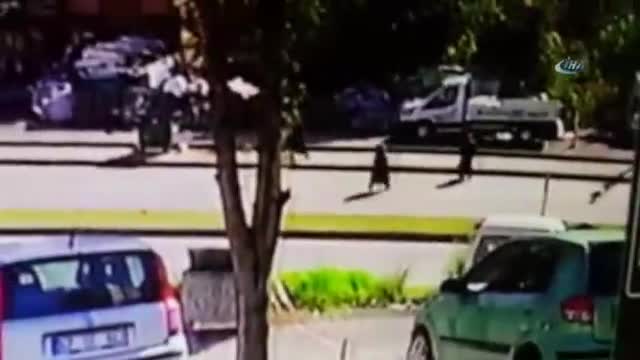 Kamyonet kadına böyle çarptı