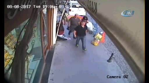 'Masaj yapayım' diye götürüp dolandırdı