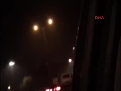 Otoyolda ters şeritten ilerleyen tır, trafikte dehşet saçtı