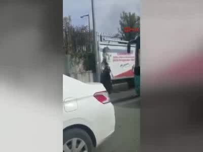 Atatürk fotoğrafını böyle temizledi! Büyük ilgi gördü