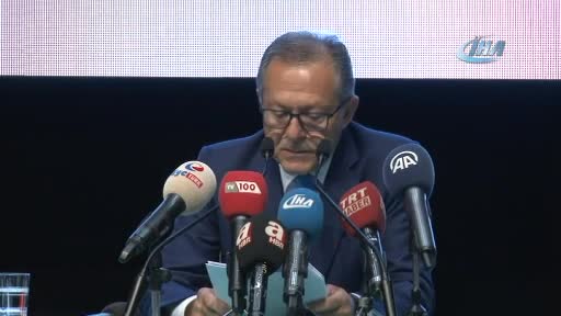 Balıkesir Büyükşehir Belediye Başkanı Edip Uğur gözyaşları arasında istifa etti