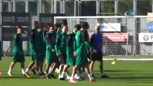 Bursasporlu futbolcular kırılan diş için seferber oldu
