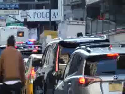 New York'ta bir araçtan yayalara ateş açıldı