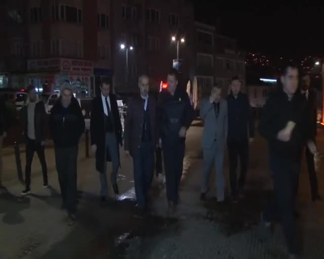 Bursa'nın yeni Başkanı Emirsultan'da dua ederek göreve başladı