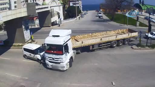 Bursa'da facia böyle teğet geçti