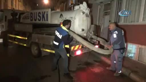 Bursa'da aldığı evin içinden rögar kapağı çıktı!