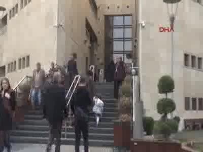 Bursa'da kadınların tezgah kavgasında birbirlerine fırlattıkları elma ve armut silah sayıldı&nbsp;