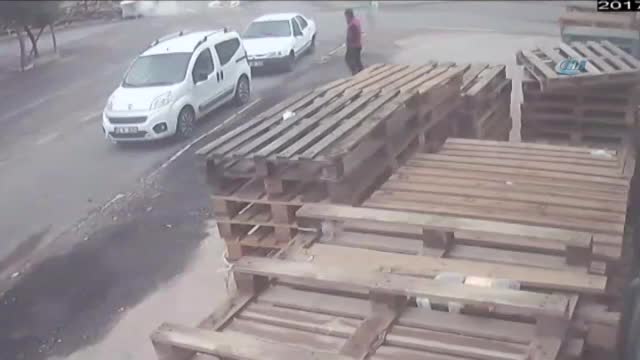 Otomobiller böyle çarpıştı
